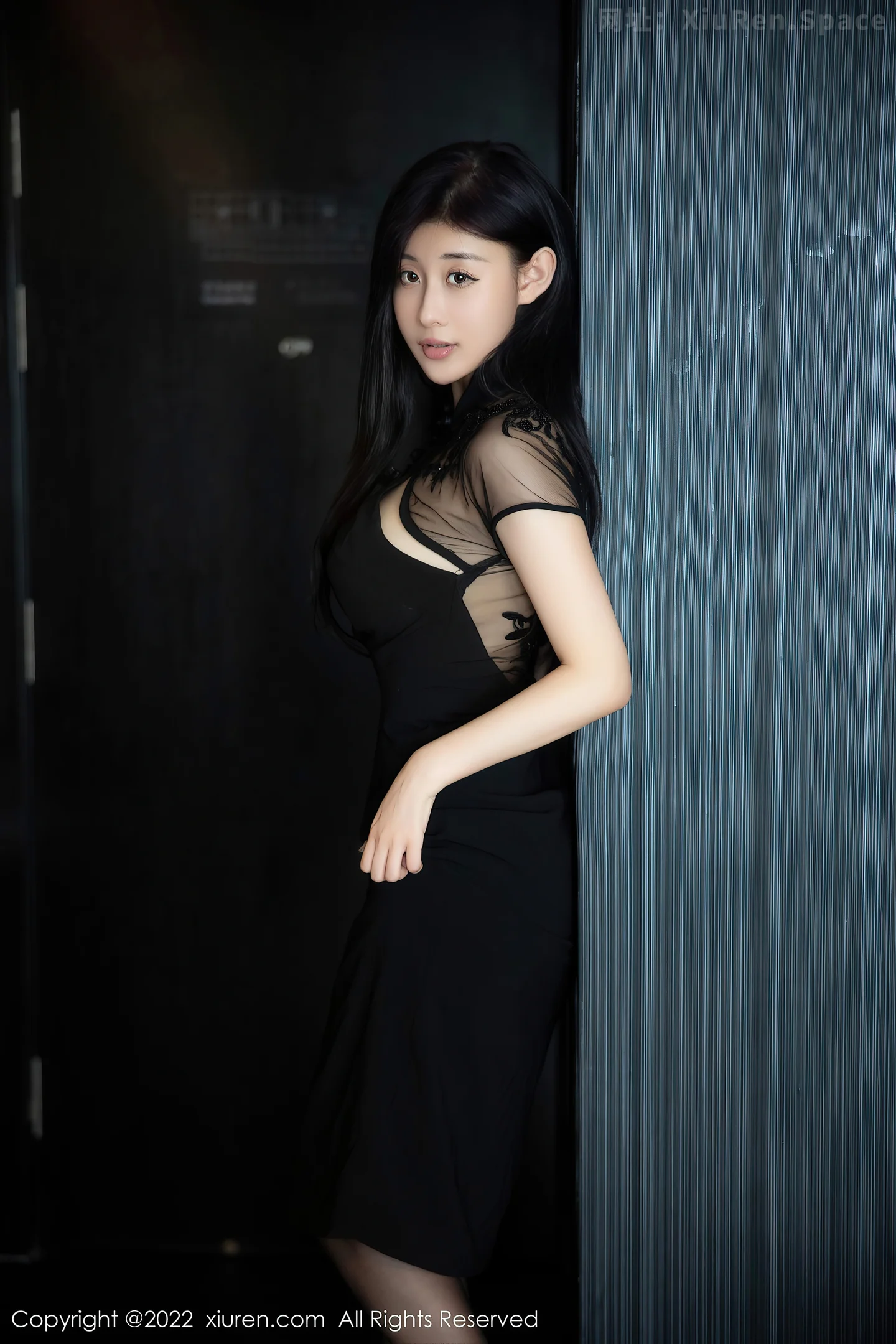 图片[3]-[XiuRen秀人网] VOL.5691 模特顾楚楚maily性感黑色旗袍服配魅惑黑丝秀美腿甜美迷人写真86P-秀人网官方网站